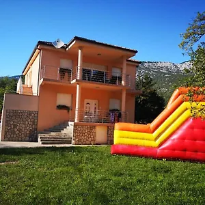 apartmani-hreljac.primorje-gorskikotar.com/