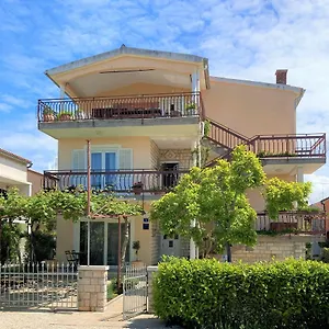 apartments-lirio.in-istria.net/