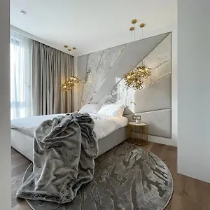 Luxury Gold 300m From The , Sopot Polska