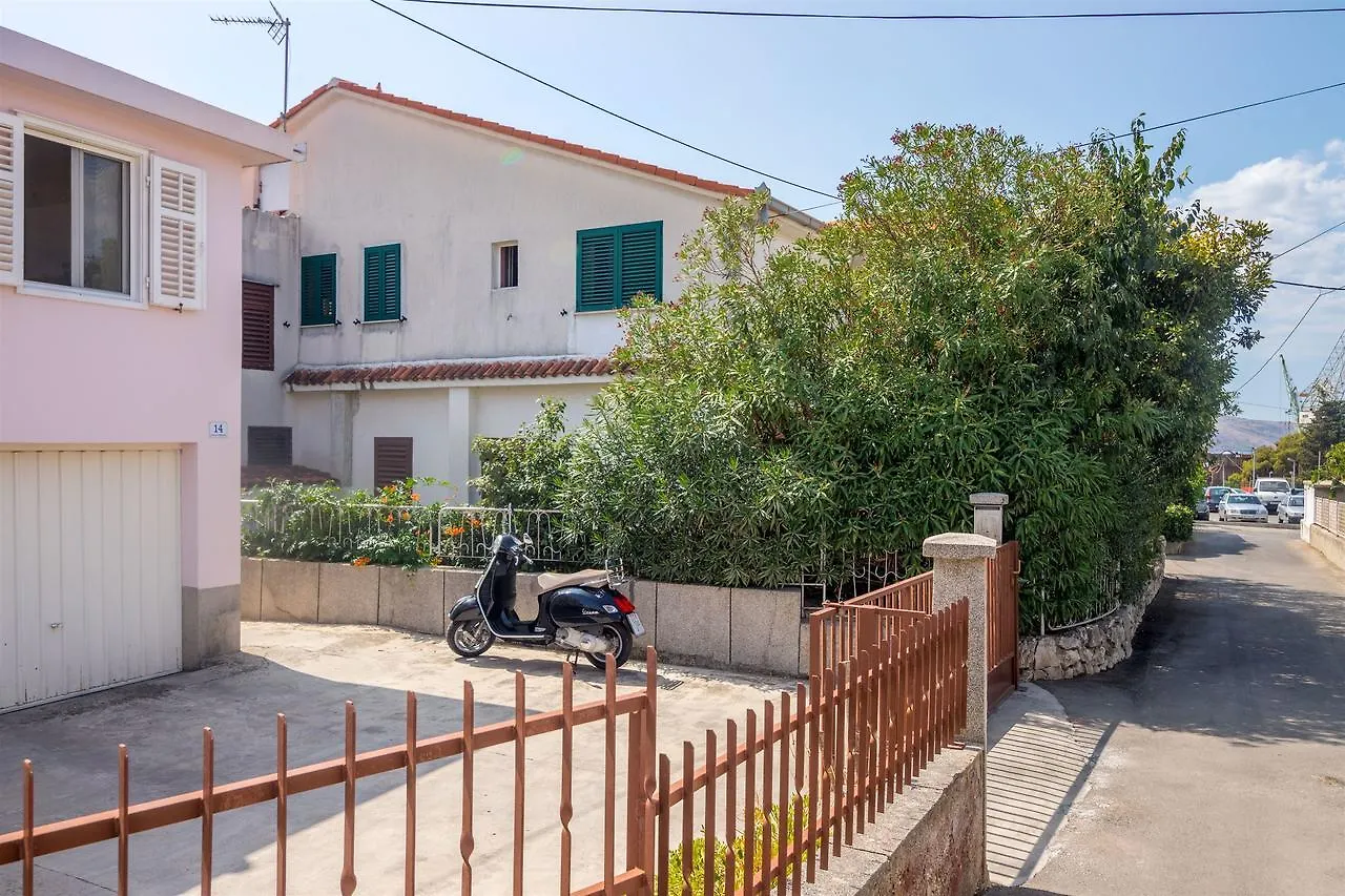 Apartment And Rooms Ruza Τρογκίρ 0*,  Κροατία
